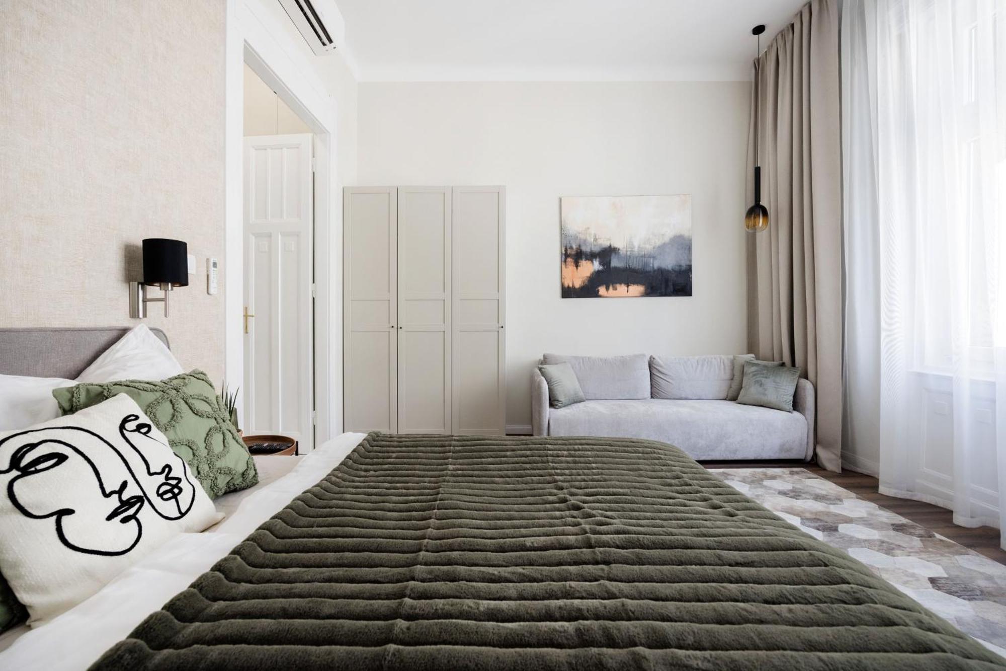 Elegant Escape Apartment Budapest